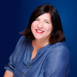 Surgir d'un gâteau, une curieuse tradition