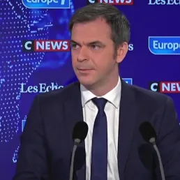 EXTRAIT - "Il n'y a pas lieu à ce stade d'envisager la fermeture des écoles", selon Olivier Véran