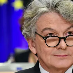EXTRAIT - Vaccins : Thierry Breton promet "2 à 3 milliards de doses" produites par an dans l'UE "d'ici fin 2021"