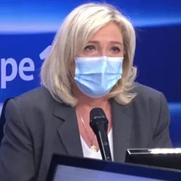 EXTRAIT - Lutte contre les rixes : Marine Le Pen fustige le plan "faiblard" du gouvernement