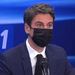 EXTRAIT - Quarantaine obligatoire : Attal annonce des contrôles et une amende de 1.500 euros