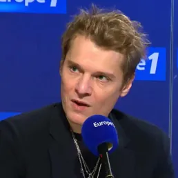 EXTRAIT - Bénabar raconte l'envers du décor de ses premiers succès : "Ca a été un torrent de haine"