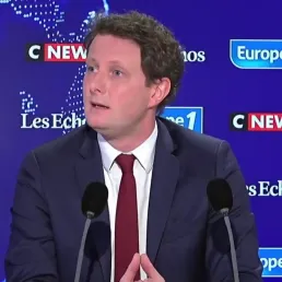 EXTRAIT - Covid : Beaune veut "un mécanisme d'urgence" européen pour les restrictions aux frontières