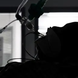 TÉMOIGNAGE - Covid long : "On est confinés dans notre corps depuis 14 mois"