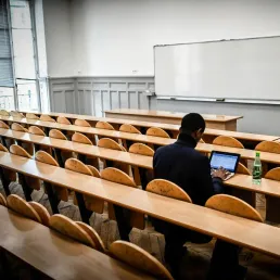 Emission spéciale jeunes : emploi, vie quotidienne… comment aider les étudiants en cette période compliquée