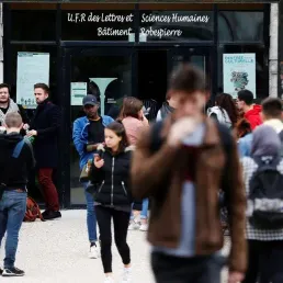 EXTRAIT - Covid : la rentrée prochaine inquiète déjà dans les universités