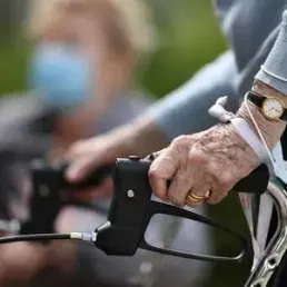 REPORTAGE - Coronavirus : dans les Ehpad, on se prépare déjà pour la troisième dose