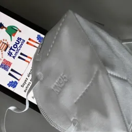 EXTRAIT - "Ça prend quelque secondes" : à Orly, le pass sanitaire se met en place