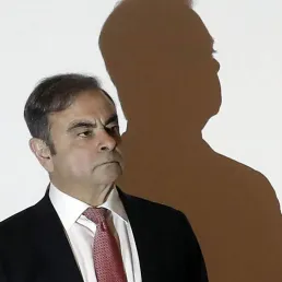 Deux jets, une malle et deux barbouzes : comment Carlos Ghosn s'est évadé du Japon