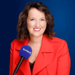 Anne Roumanoff avec Marina Carrère D'Encausse et Pascal Demolon