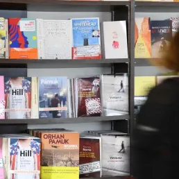 EXTRAIT - Coronavirus : La Fnac et la grande distribution doivent fermer leurs rayons livres