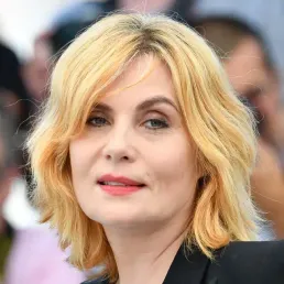 Emmanuelle Seigner : "J'ai toujours des d'objets sur moi pour éloigner le mauvais œil"
