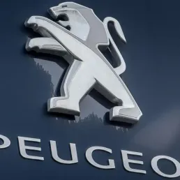 Le Sénat adopte une loi contre le voile, Fiat et Peugeot discutent d'une fusion, l'exploit de Jérémy Chardy au Masters de Paris-Bercy