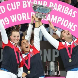Fed Cup : "Cette victoire est vraiment une victoire collective", explique Julien Benneteau