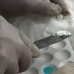 L'extrême droite fait un bond en Espagne, de mystérieux paquets de drogue sur le littoral atlantique, "The Crown" cible de critiques