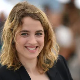 Adèle Haenel accuse un réalisateur "d'attouchements", le Goncourt dévoilé aujourd’hui, un bateau coincé depuis un siècle en haut des chutes du Niagara s'est déplacé