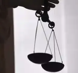 «Allez-y, tuez-moi qu'on en finisse» : au procès Nemmouche, le récit poignant de Nicolas Hénin, journaliste français et ex-otage de Daesh