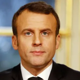 Vœux pour 2018 : "Il serait bien qu'on arrête de disserter sur ce que va dire le président"