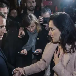 "Du Liban à la Corse, de l'Allemagne à la Grèce, il faut du temps pour que les mots en forme d'armes ne deviennent des armures"