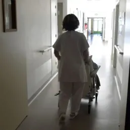 "On est incapable d'assurer une fin de vie décente à 1,5 million de Français de plus de 85 ans hébergés dans des EHPAD"