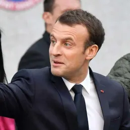 "Emmanuel Macron est un despote démocratique éclairé"