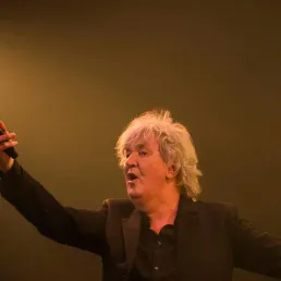 "Higelin troubadour, partage ses mots, ses souffrances, ses révoltes, son bonheur"