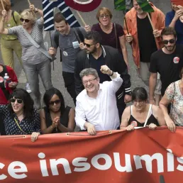 "Marée populaire" : "Les opposants à la politique d'Emmanuel Macron sont trop divisés pour représenter un vrai contre-pouvoir"