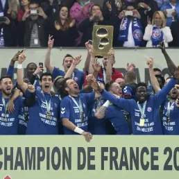 Le journal des sports - L'exploit de Strasbourg qui monte en Ligue 1