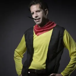 Jul : "Cet album, c'est la collision de la grande liberté grecque et nos petites normes de notre société de consommation"