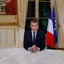 Philippe Gosselin : "Emmanuel Macron est dans son rôle de vendeur de service après-vote"