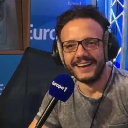 Le menu du jour de - Simone Zanoni : Tarte à l’oignon, carré d’agneau et tiramisu - 11/11/17