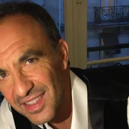 "Sortez du cadre" : Nikos Aliagas remercie les auditeurs