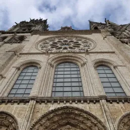 Découvrez un festival unique : Chartres en lumières