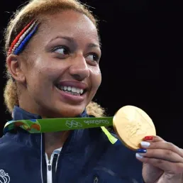 Estelle Mossely en or