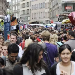 Villes et villages - Braderies en folie