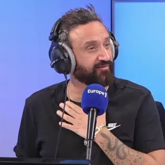 Cyril Hanouna - Toulouse : le député LFI Hadrien Clouet et une élue de la ville dénoncent les fèves en forme de crèches