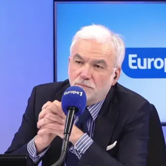 Devenir Miss France après 40 ans ? «Passées 40 ans, pour la société, on est un peu périmées, cataloguées», explique Vanessa Douillet, candidate à l'élection Miss France 2026