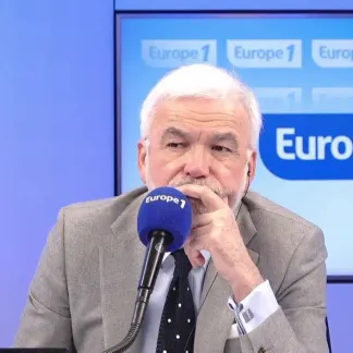 OQTF à Saint-Pierre-et-Miquelon ? : «Laurent Wauquiez fait cette proposition choc pour marquer les esprits», estime Louis de Raguenel.