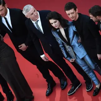 Le casting de "120 battements par minute" sur le tapis rouge au festival de Cannes.
