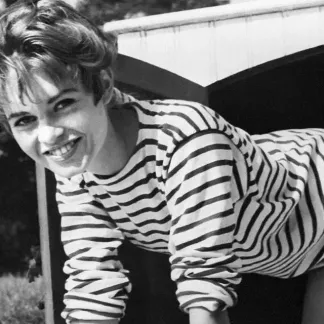 Brigitte Bardot sur le tournage de "Cette sacrée gamine" en 1956.