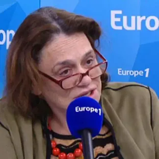 Caroline Pigozzi, journaliste, spécialiste du Vatican 1280x640