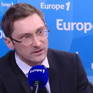 Laurent Neyret, professeur de droit à Versailles spécialisé en environnement, il a dirigé l'ouvrage Des écocrimes à l’écocide : le droit pénal au secours de l’environnement (Ed. Bruylant ) 1280x640