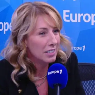 Gaël Tchakaloff, journaliste et auteure de Lapins et merveilles (Ed. Flammarion) 1280x640