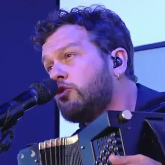 Claudio Capéo interprète, pour la première fois à la radio, son nouveau titre «Madame»