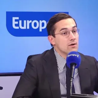 «Il faut quand même dire que dans l’histoire de France, on n’a pas beaucoup enfermé de dirigeants français : Louis XVI, Pétain... et maintenant Sarkozy», dénonce Jules Torres