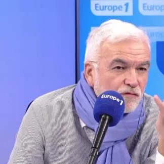 Ségolène Royal attaquée sur France 2 : le journaliste Gilles Bornstein «a posé deux questions stupides», estime Pascal Praud