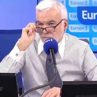 Énergies : E.Macron estime «qu'il ne faut pas opposer le renouvelable au nucléaire»