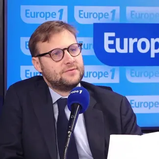 Shein : «L'affaire des poupées de la honte évoque la submersion de l'Europe par des produits chinois» estime Alexandre Devecchio