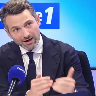 Pour le vice-président du Medef, la suspension de la réforme des retraites est «un grave recul»