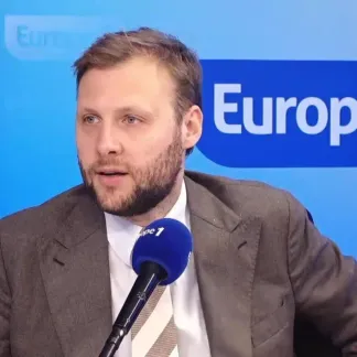 Propos d'Alain Souchon sur le RN : «Il est totalement déconnecté», estime Alexandre Devecchio